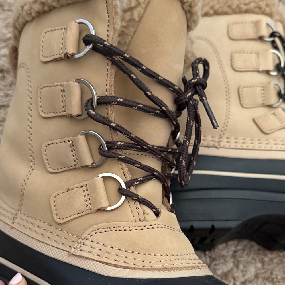 Lands' End Tan and Black Winter Boots - Picture 10 of 14